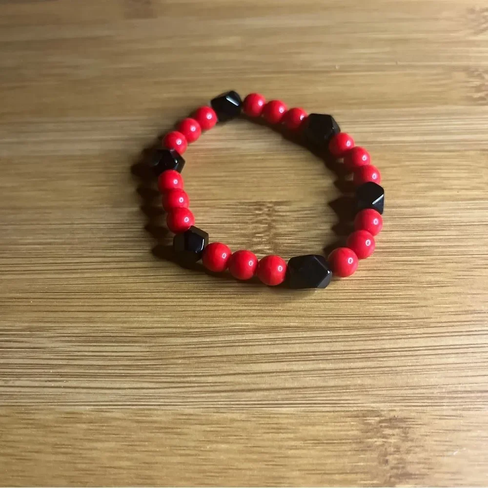 Red Jade & Faceted Black Onyx Stretch Bracelet